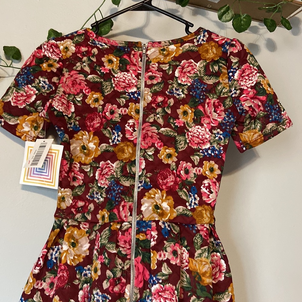 Lularoe Quilted Floral Dress WITH POCKETS - Picture 7 of 7